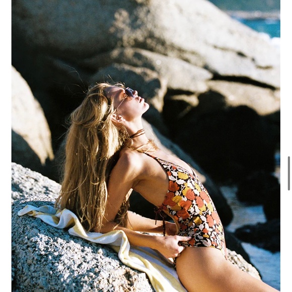 Very Rare! Arnhem Spanish Rose Swim Suit - Picture 3 of 6